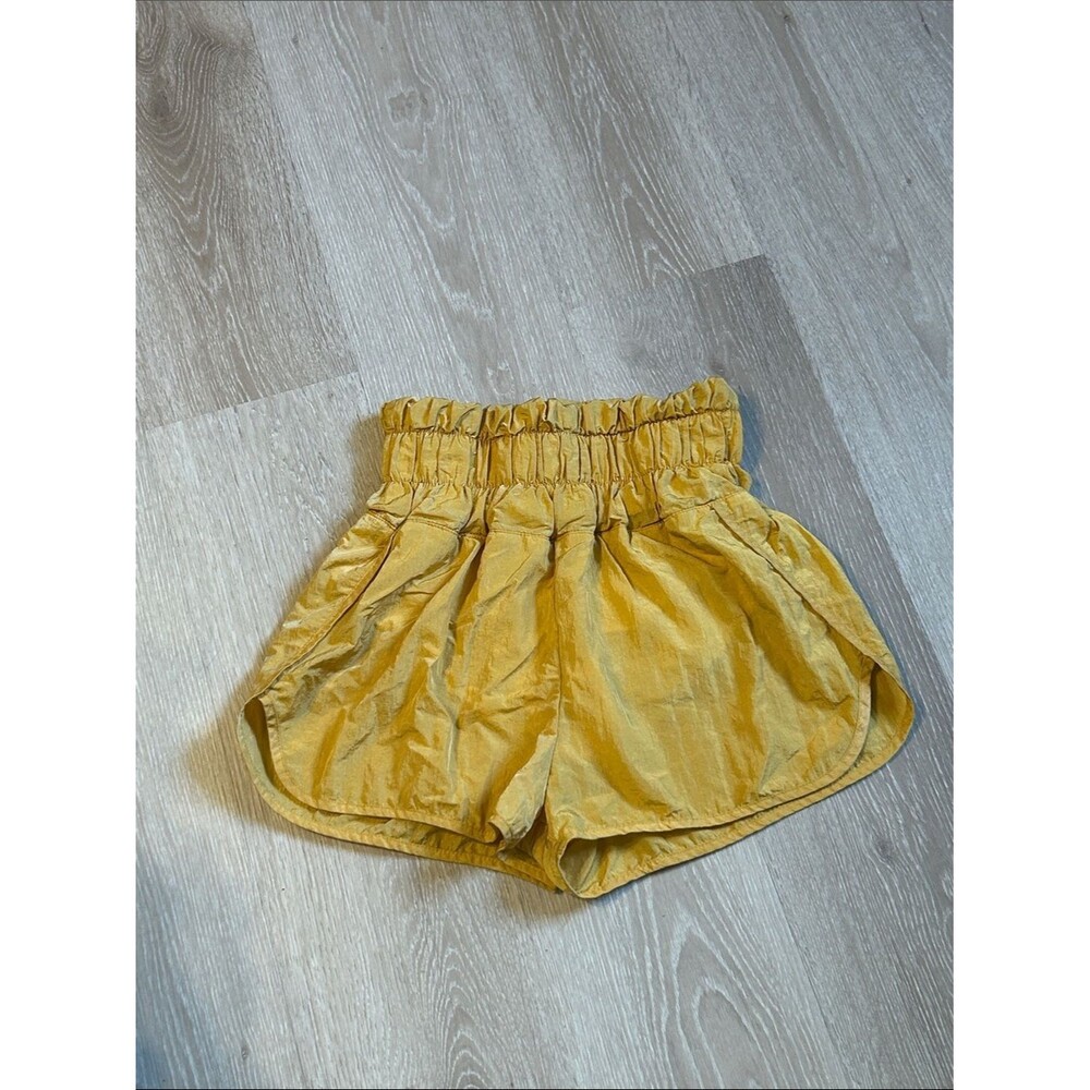 Automet “The Way Home” High-Waist Smocked Band Golden Shorts sz Small